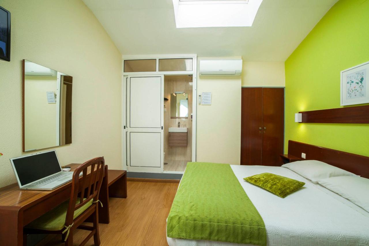 Hotel Estoril Porto Luaran gambar